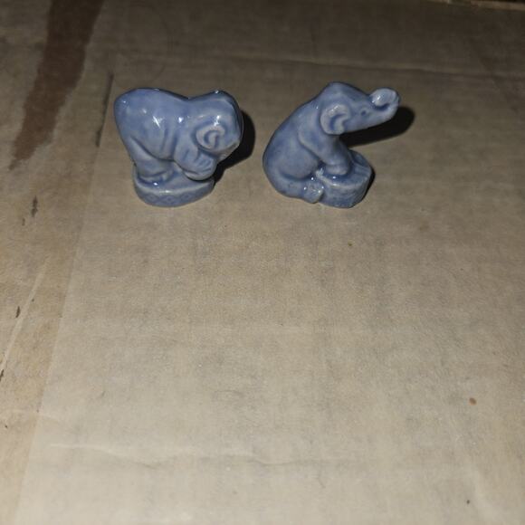 2 Wade Whimsie Red Rose Tea Circus Series Blue Sitting Elephant Blue standing - Picture 2 of 4